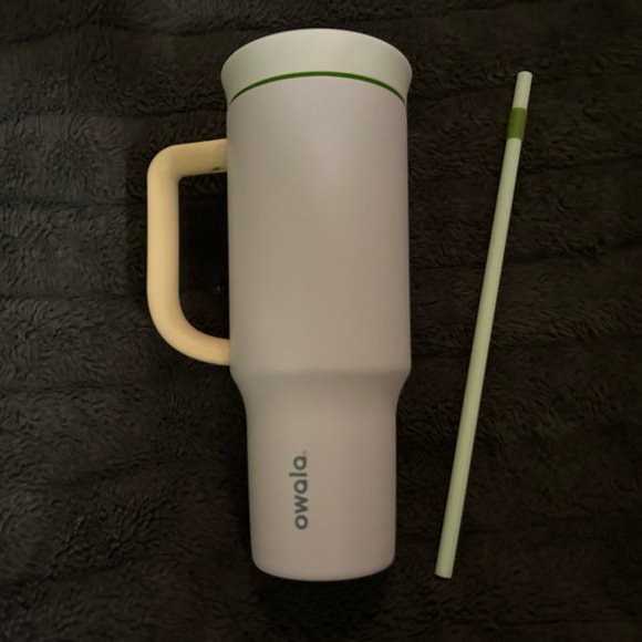 Brand new Owala 40oz colour lost in space - Picture 5 of 7